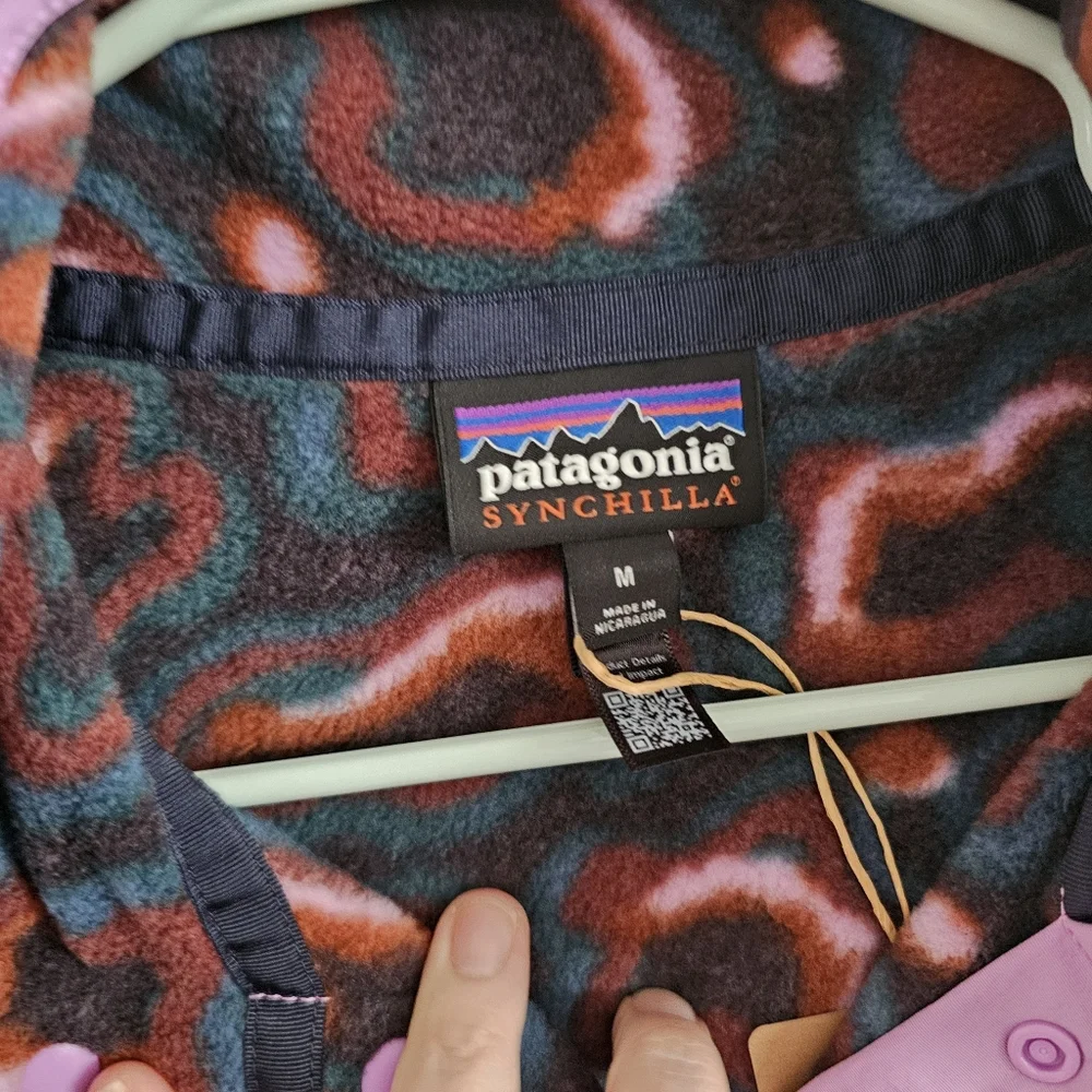Patagonia Women's Lightweight Synchilla® Snap-T® Fleece Pullover - Picture 7 of 8